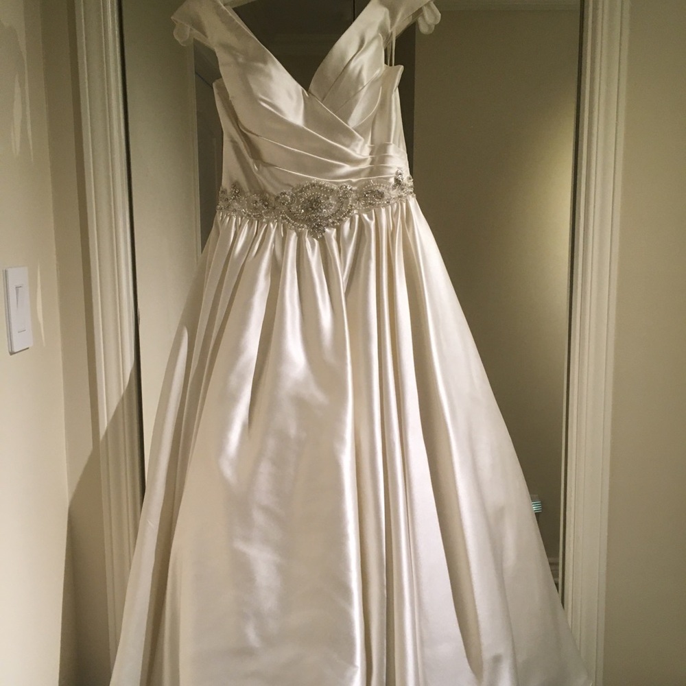 Tea lenth wedding dress